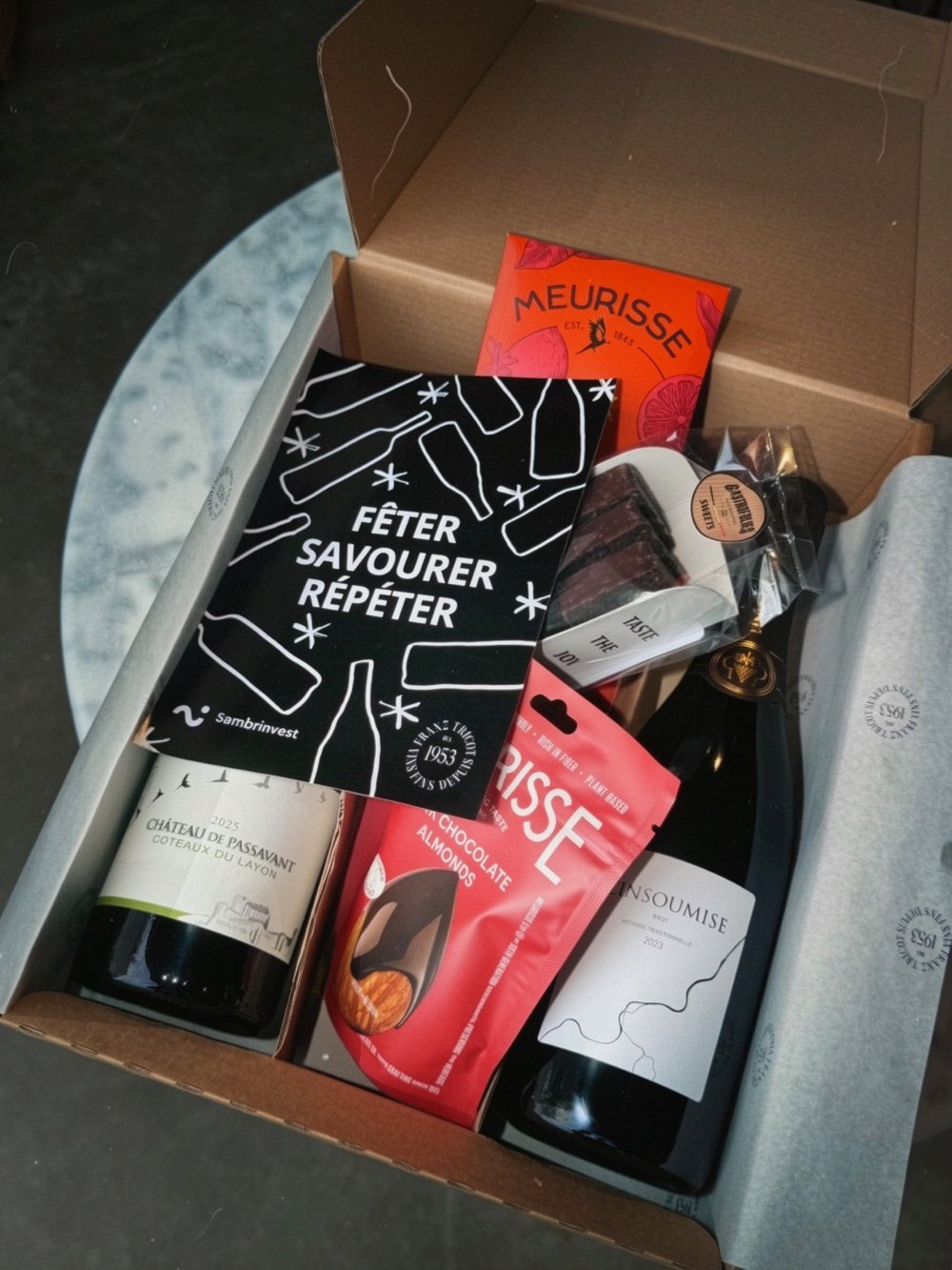 Box Pétillant et Douceur : bulle belge, Coteaux du Layon, chocolats Meurisse et marshmallows Gastrofolies